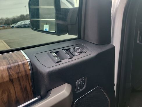 Used 2020 Ford F150 Lariat w/ Equipment Group 502A Luxury image 11