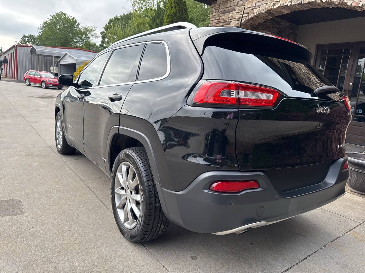 Used 2018 Jeep Cherokee Limited FWD image 21