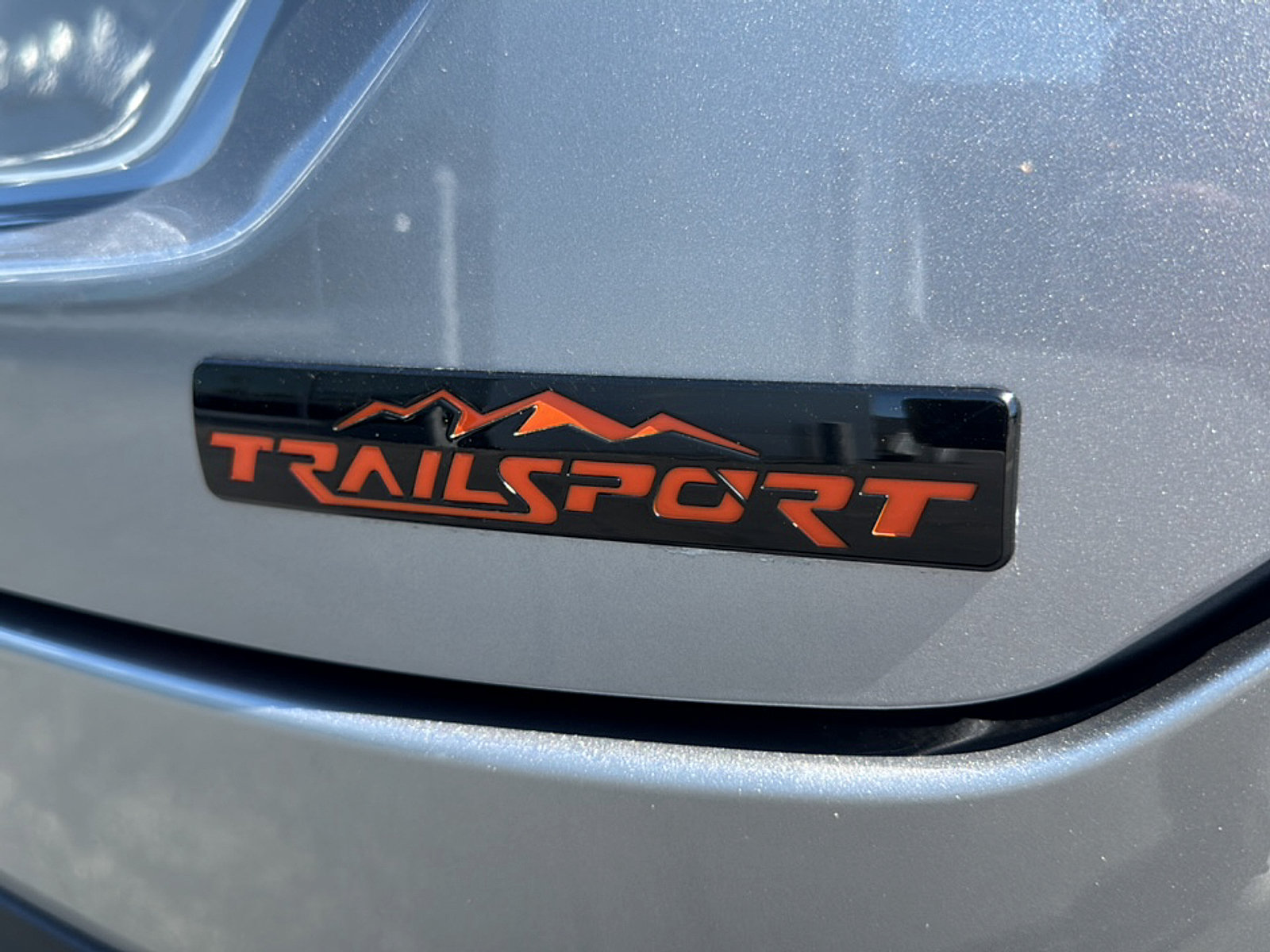 Used 2025 Honda Pilot TrailSport image 4