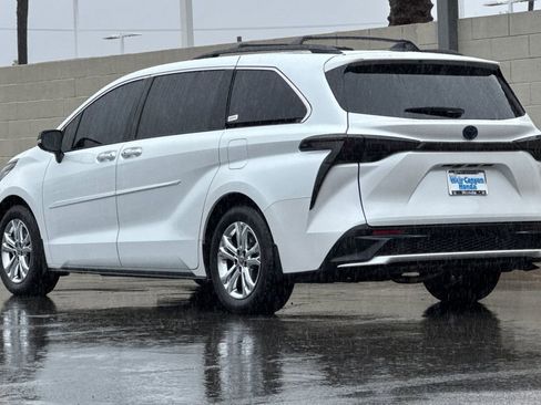 Used 2023 Toyota Sienna XSE w/ Protection Package (TMS) image 3