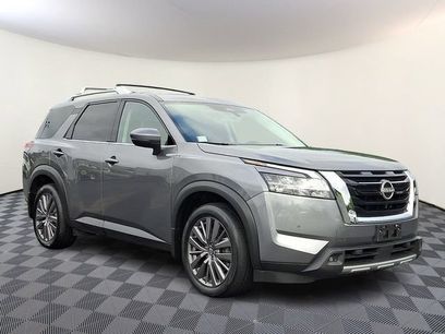 Used 2023 Nissan Pathfinder SL w/ SL Premium Package