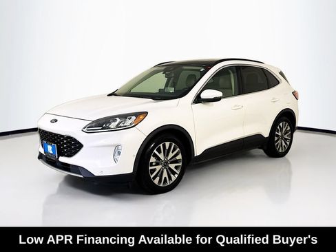 Used 2020 Ford Escape Titanium w/ Titanium Premium Package 2.0 FWD image 3