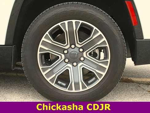 Used 2024 Jeep Wagoneer L Base w/ Premium Group I image 21