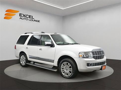 Used 2014 Lincoln Navigator 4WD image 7