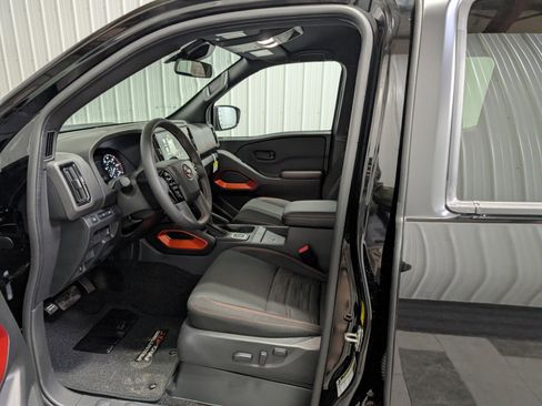 Used 2026 Nissan Frontier PRO-4X w/ Pro-4x Convenience Package image 15