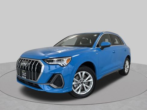 Used 2023 Audi Q3 2.0T Premium AWD/4WD image 2