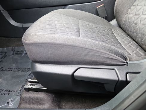 Used 2025 Nissan Kicks SV image 22