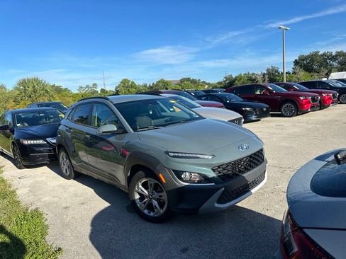 Used 2022 Hyundai Kona SEL FWD image 1