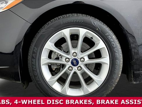 Used 2020 Ford Fusion SE FWD image 29