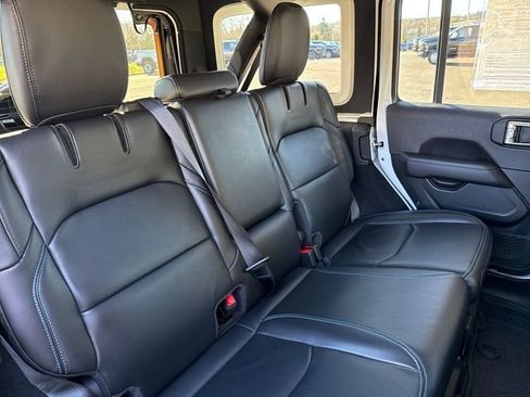 Used 2023 Jeep Wrangler Unlimited Rubicon 4xe image 27