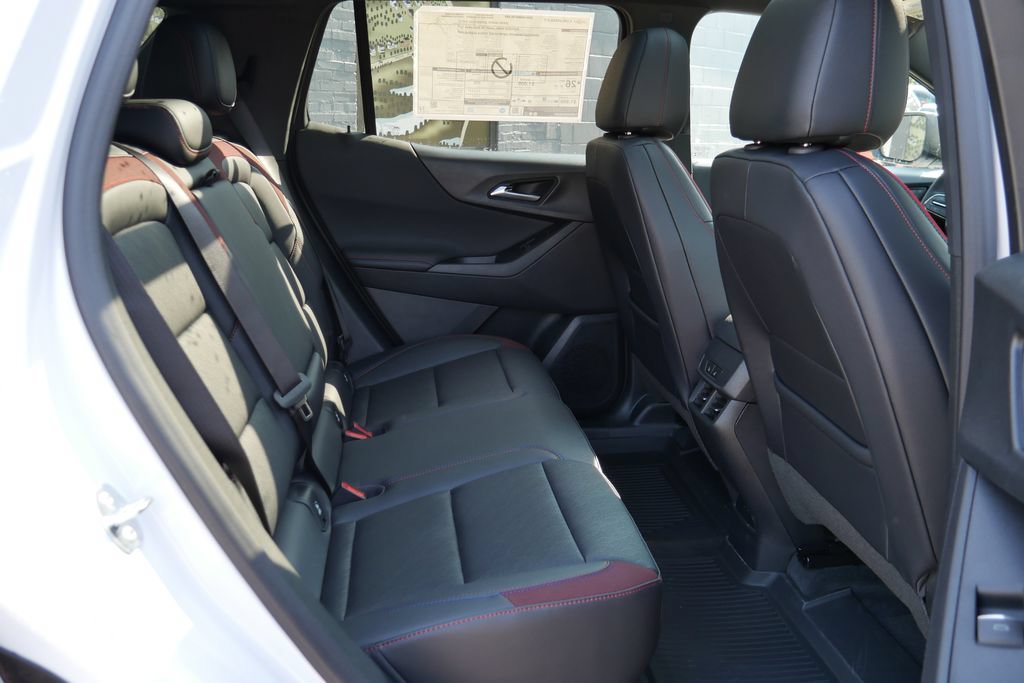 New 2026 Chevrolet Equinox RS w/ Convenience Package III AWD/4WD image 14