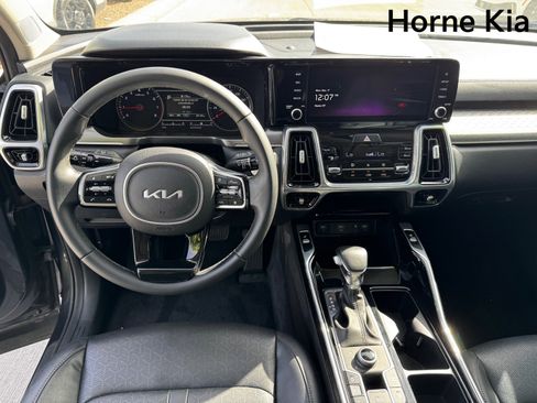 Certified 2022 Kia Sorento SX image 15