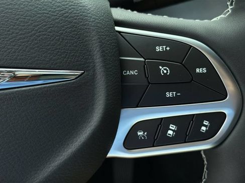 New 2026 Chrysler Pacifica Limited FWD image 26