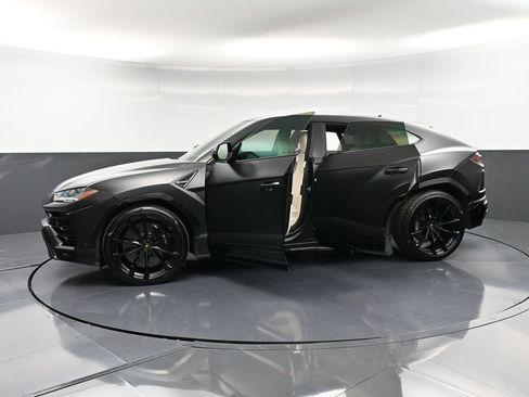 Used 2020 Lamborghini Urus image 41