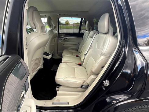 Used 2022 Volvo XC90 T8 Inscription image 29