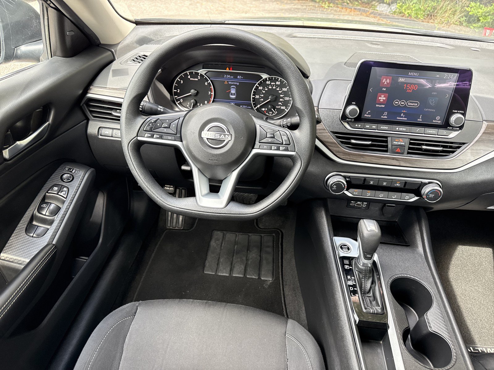 Used 2025 Nissan Altima 2.5 SV FWD image 15