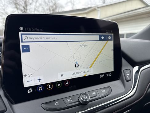 Used 2025 Chevrolet Blazer RS image 3