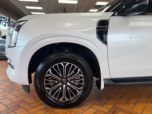 Used 2026 Nissan Armada Platinum AWD/4WD image 16