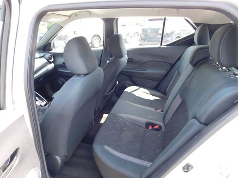 Used 2020 Nissan Kicks S FWD image 9