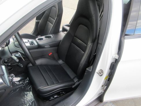 Used 2023 Porsche Panamera Platinum Edition RWD image 9