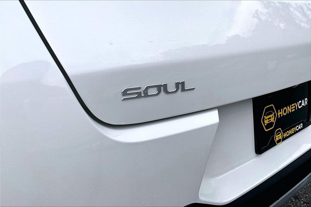 Used 2023 Kia Soul LX w/ Option Group 015 FWD image 24
