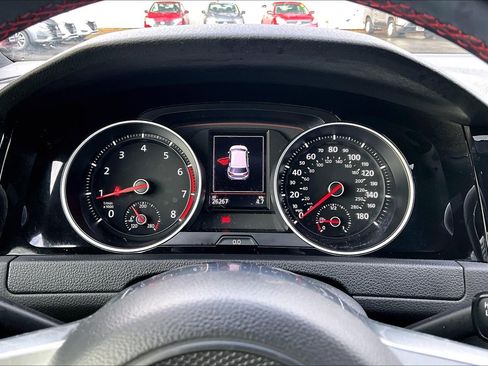 Used 2020 Volkswagen GTI SE image 12