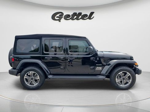 Used 2023 Jeep Wrangler Unlimited Sahara AWD/4WD image 4