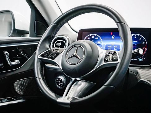 Used 2025 Mercedes-Benz C 300 Sedan image 15