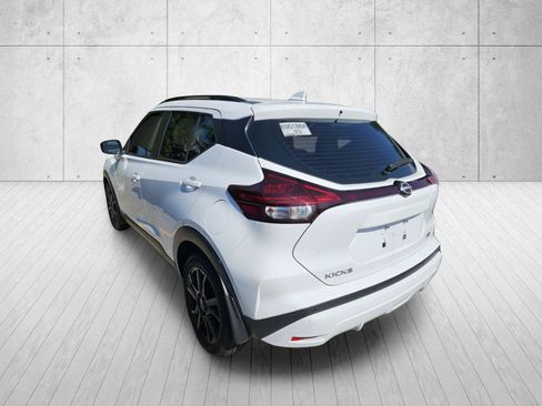 Used 2023 Nissan Kicks SR w/ SR Premium Package FWD image 9