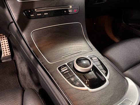 Used 2018 Mercedes-Benz GLC 300 4MATIC image 14