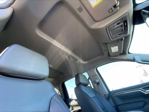 Used 2022 Chevrolet Silverado 1500 LTZ image 29