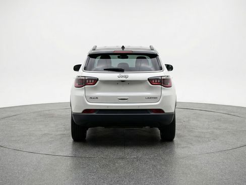 Used 2025 Jeep Compass Limited image 7