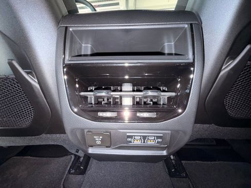 Used 2025 Jeep Grand Cherokee Altitude image 21