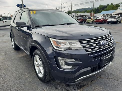 Used 2017 Ford Explorer XLT w/ Equipment Group 202A AWD/4WD image 1