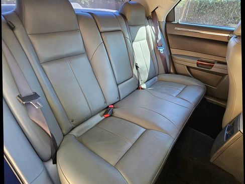 Used 2005 Chrysler 300 Touring image 27