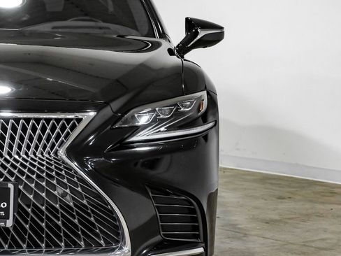 Used 2018 Lexus LS 500 w/ Luxury Package image 45