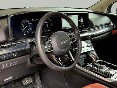 Used 2024 Kia Carnival SX Prestige FWD image 16