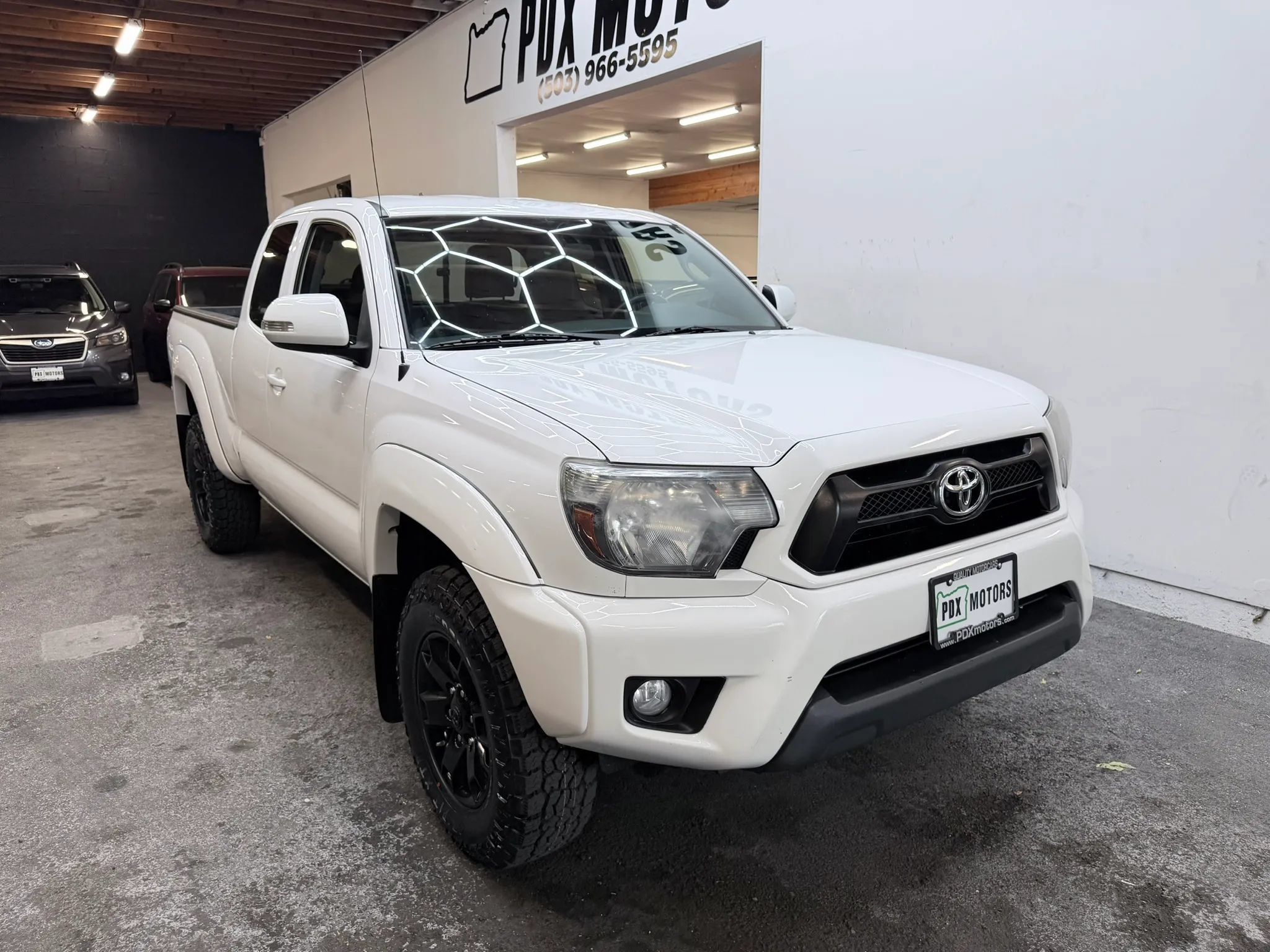 Used 2015 Toyota Tacoma 4x4 Access Cab V6 image 2