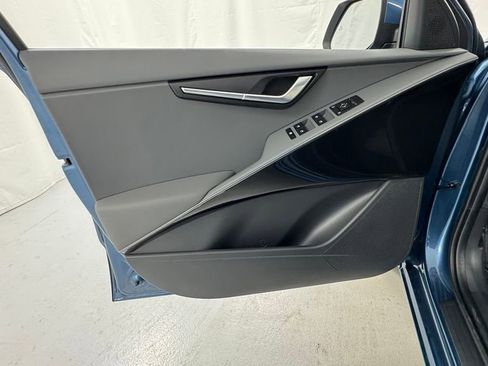 New 2026 Kia Niro EX FWD image 18