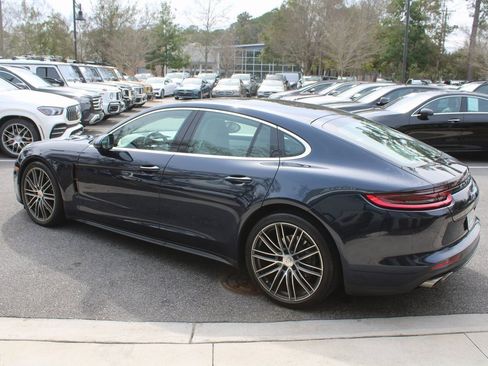 Used 2018 Porsche Panamera 4S image 11