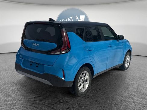 Certified 2023 Kia Soul S image 3