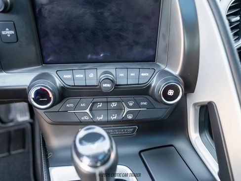 Used 2019 Chevrolet Corvette Stingray Coupe w/ Carbon Flash Badge Package image 49