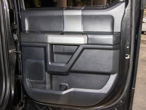 Used 2015 Ford F150 Lariat image 18