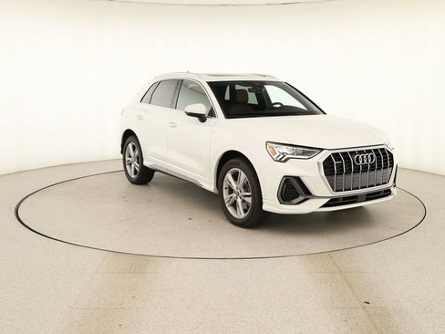 Certified 2023 Audi Q3 2.0T Premium w/ Convenience Package AWD/4WD image 10