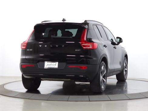 Certified 2024 Volvo XC40 B5 Core AWD/4WD image 11