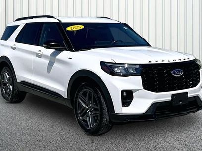 Used 2025 Ford Explorer ST-Line w/ ST-Line Street Pack