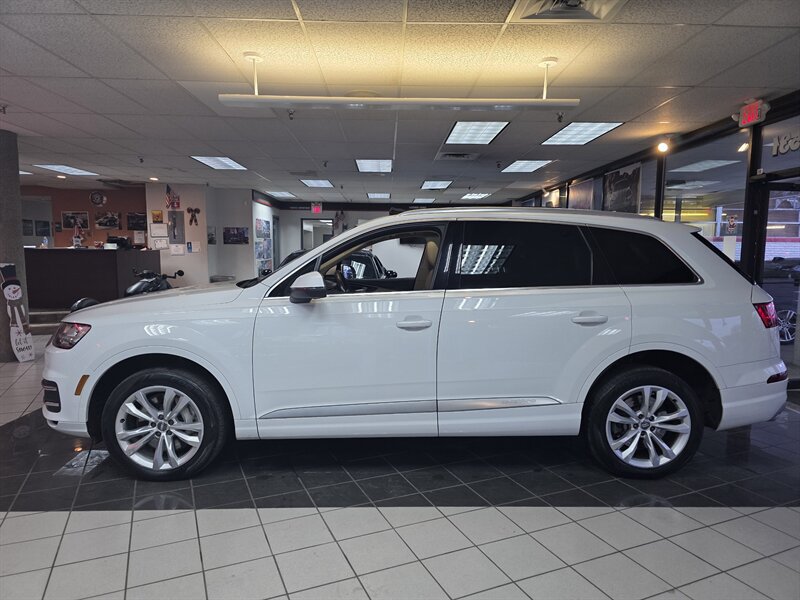 Used 2017 Audi Q7 3.0T Premium Plus w/ Premium Plus Package AWD/4WD image 2