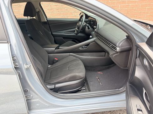Used 2021 Hyundai Elantra SEL w/ Convenience Package FWD image 18