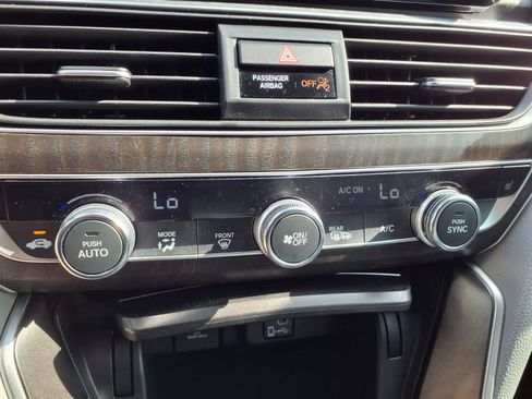 Used 2018 Honda Accord EX image 8