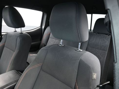 Used 2019 Toyota Tacoma TRD Off-Road image 16